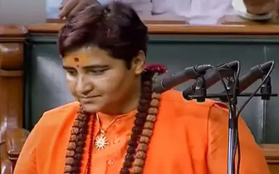 साध्वी प्रज्ञा ने नाथूराम गोडसे को देशभक्त कहा तो बढ़ गया विवाद