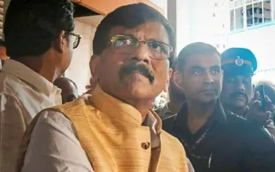 संजय राउत के घर पहुंची ईडी की टीम