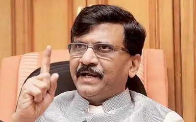 बाप-बेटे दोनों जेल में जाएंगे - संजय राउत