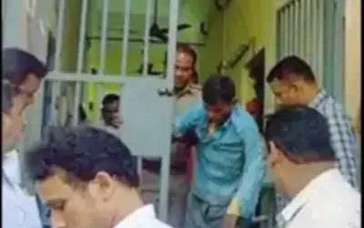 आरोपी ने कोर्ट में महिला जज को दिखाया चाकू
