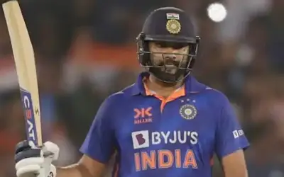 अंतरराष्ट्रीय क्रिकेट मे सबसे ज्यादा छक्का लगाने वाले तीसरे भारतीय कप्तान रोहित शर्मा