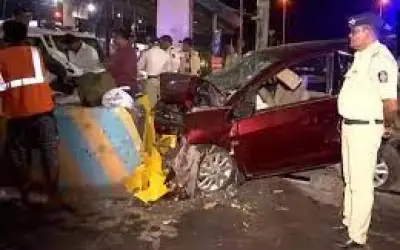 बांद्रा वर्ली सी लिंक टोल प्लाजा हादसे में तीन की मौत