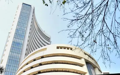 600 अंक नीचे लुढ़का सेंसेक्स