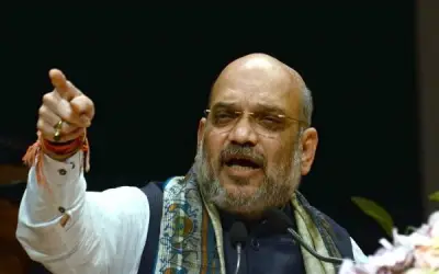 दिन में चुनाव लड़ते हैं और रात में दोनों के बीच इलू-इलू  : शाह