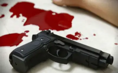 शराब पीकर युवक ने खुद को गोली से उड़ाया