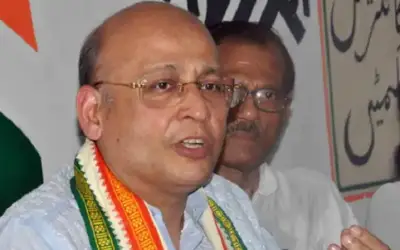 कांग्रेस नेता सिंघवी ने की सावरकर और पीएम मोदी की तारीफ़