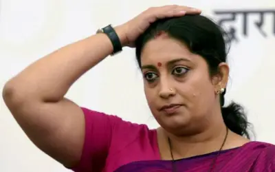 पीरियड्स के ब्लड में भीगा हुआ सेनेटरी नेपकिन अपने दोस्त के घर ले जाएंगेः स्मृति