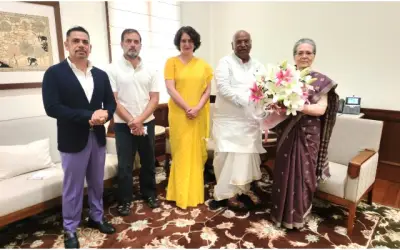 राज्यसभा सांसद के रूप में पहली बार सोनिया गांधी ने ली शपथ