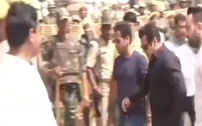'टाइगर' अब सलाखों के पीछे
