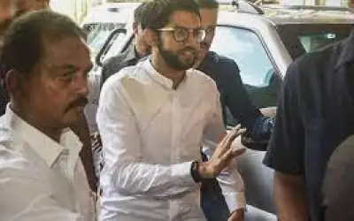शिवसेना के सभी विधायक होटल में किए गए शिफ्ट