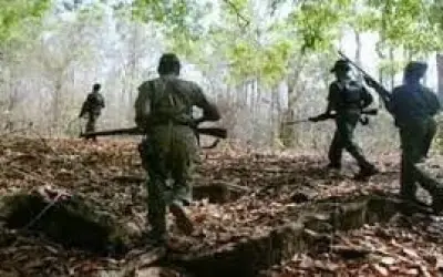 नक्सलियों और सुरक्षाबलों के बीच मुठभेड़ में डीआरजी के तीन अधिकारी शहीद