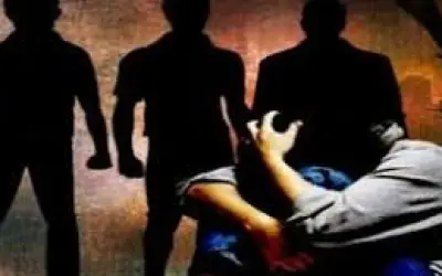 खाना खिलाने के बहाने नाबालिग से सामूहिक बलात्कार