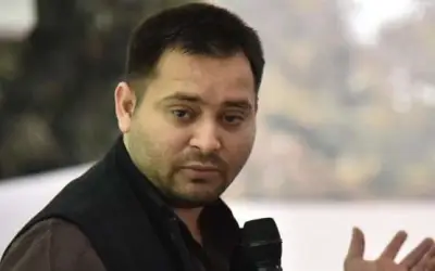 बिहार में चमकी का कहर, तेजस्वी वर्ल्ड कप देखने गए