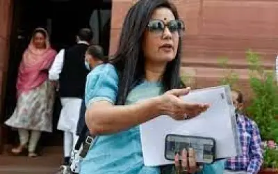 सांसद महुआ मोइत्रा के खिलाफ बहुमत से एथिक्स कमेटी में प्रस्ताव पास