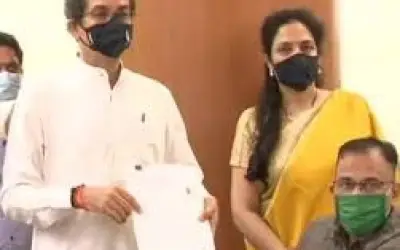 विधान परिषद् के लिए सीएम उद्धव ठाकरे ने नामांकन भरा