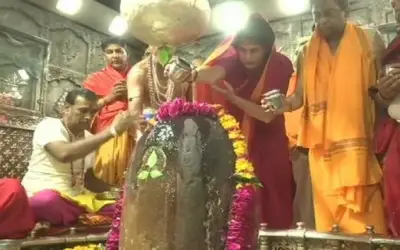 प्रियंका ने किए महाकाल के दर्शन