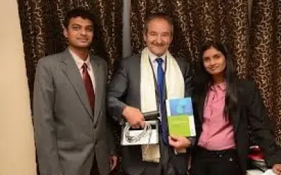 जर्मनी के डॉक्टर उलरिच ने कहा - बेमिसाल है साइंटिस्ट मुनीर खान के इलाज का तरीका
