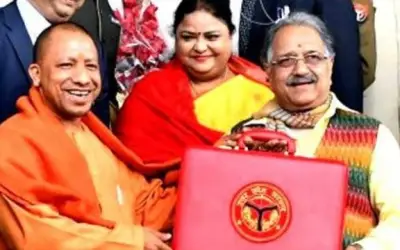 यूपी के बजट में धार्मिक स्थलों पर योगी सरकार मेहरबान