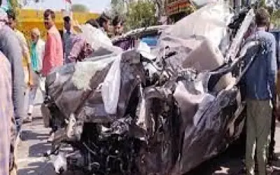 यूपी के भीषण सड़क हादसे में छह की मौत