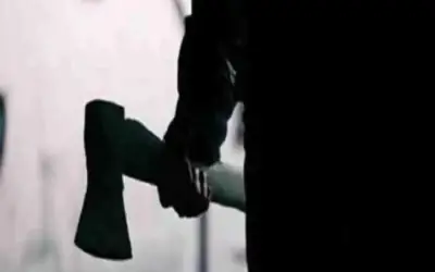 नाराज़ कलयुगी बेटे ने पिता, माता और बहन की कुल्हाड़ी से हत्या की