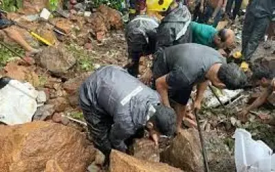 मुंबई के पास वसई में भूस्खलन से दो की मौत