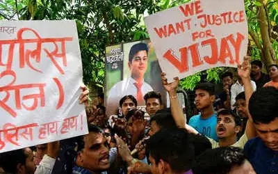 मुंबई पुलिस पर लगा हिरासत में आरोपी को मार डालने का आरोप