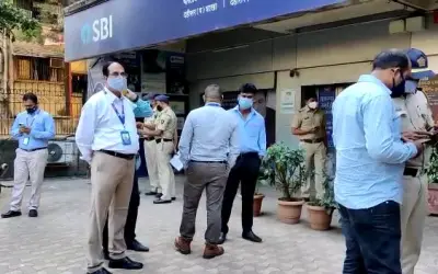 Dahisar police solved the robbery case in the SBI bank Dahisar West-in24news