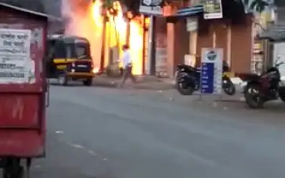 Fire in ATM Axis Bank center-in24news