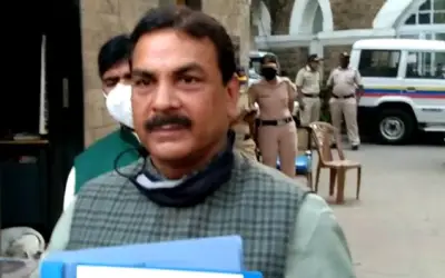Congress leader Naseem Khan reaches ATS office Nagpada in case of Malegaon bomb blast-in24news