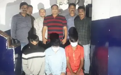 CA पर बनाया समलिंगी रिश्ते बनाने का दबाव, 3 गिरफ्तार