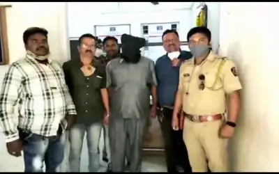 Cheating with jewelers by selling fake gold chains