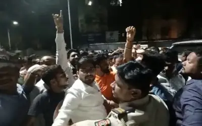 मुख्यमंत्री के गढ़ में भिड़े शिंदे और उद्धव गुट के कार्यकर्ता, जमकर मारपीट