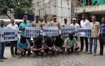 भीड़-भाड़ का फायदा उठाकर बस स्टॉप पर करते थे चोरी, 7 लाख से अधिक के मोबाइल फोन बरामद