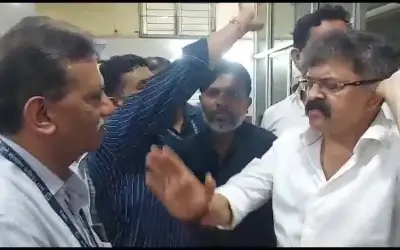 कलवा में पांच मरीजों की मौत के बाद अस्पताल प्रशासन को आव्हाड ने सुनाई खरी - खोटी
