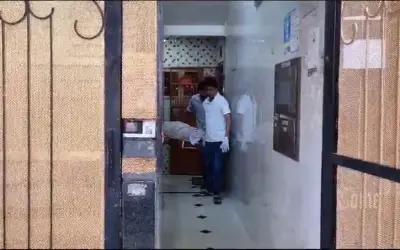 मानसिक दबाव में आकर पत्नी ने पति को बेरहमी से उतारा मौत के घाट