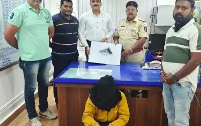 Dindoshi Police arrested Narendra Jawahar Singh, who came to sell country-made pistols-in24news