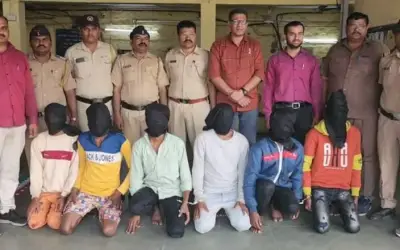 देवगिरी एक्सप्रेस ट्रेन में लूटपाट, आठ डकैत गिरफ्तार