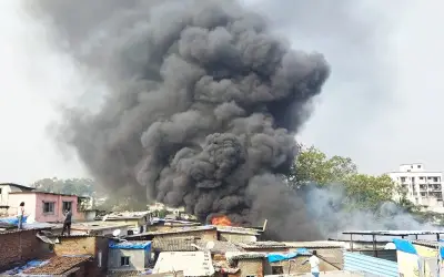 घाटकोपर में लकड़ी के गोदाम में लगी आग, कोई हताहत नहीं