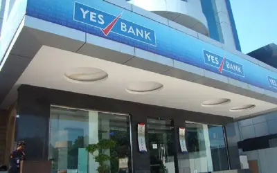 यस बैंक पर डूबने का ख़तरा