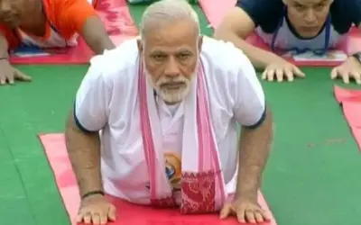 इस साल योग दिवस घर पर ही मनाएं : पीएम मोदी