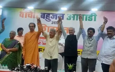 उद्धव ठाकरे ने किया प्रकाश अंबेडकर की पार्टी वंचित बहुजन अगाड़ी के साथ गठबंधन