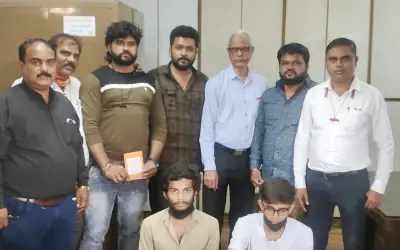 कोरोना वैक्सीन की फर्जी सर्टिफिकेट बना कर बेचने वाले 2 गिरफ्तार