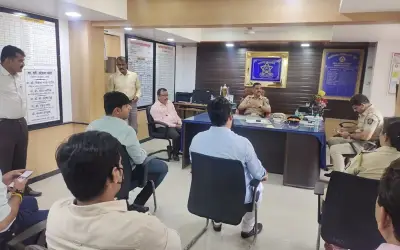मुंबई की मस्जिदों में लाउडस्पीकर पर अजान बंद करने की मांग तेज