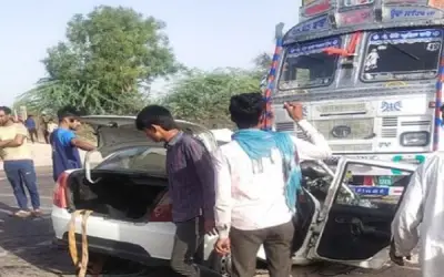 सड़क हादसे में एक ही परिवार के पांच सदस्यों की मौत