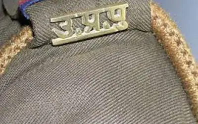 थाने शिकायत दर्ज करने पहुंची लड़की के साथ सिपाही की छेड़छाड़