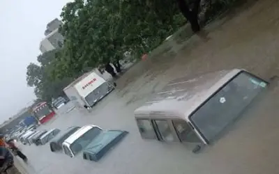 बारिश से बेहाल मुंबई ,अगले 24 घंटे भारी