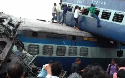 उत्तर प्रदेश में हुई रेल दुर्घटना का जिम्मेदार कौन ?