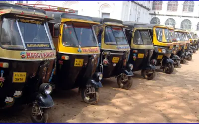 रिक्शा चालक ने किया महिला होमगार्ड पर हमला