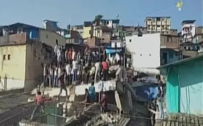 भिवंडी में गिरी इमारत 1 महिला की मौत, कई घायल