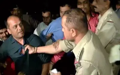 गुजरात कांग्रेस और पाटीदारों के बीच मचा कोहराम 